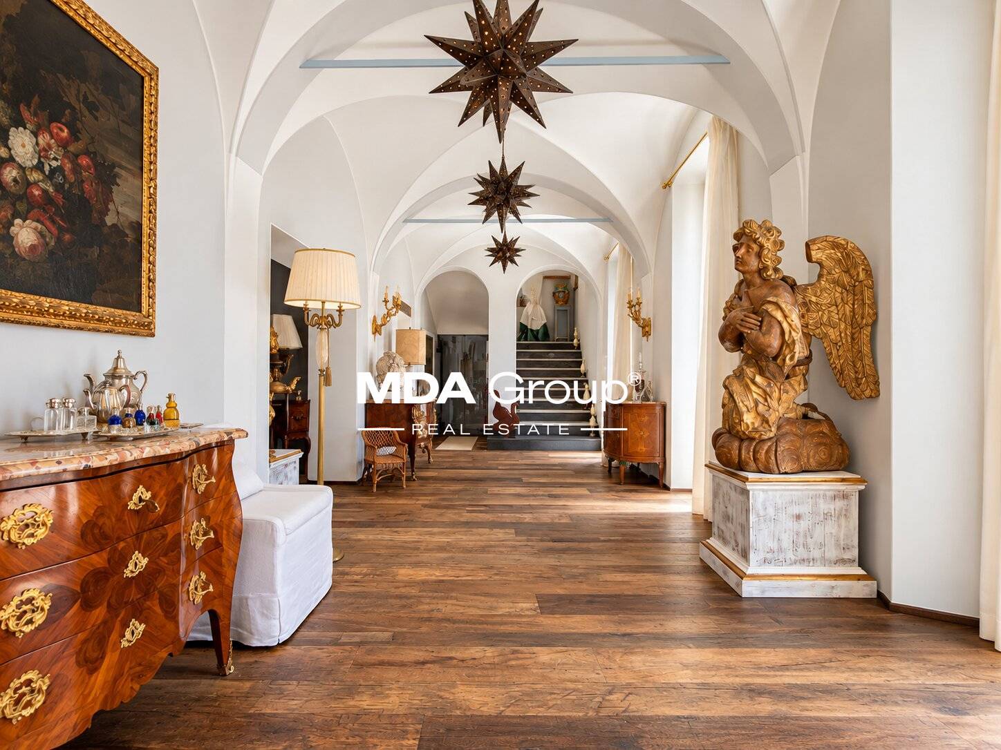 VILLA D'ISPIRAZIONE PROVENZALE