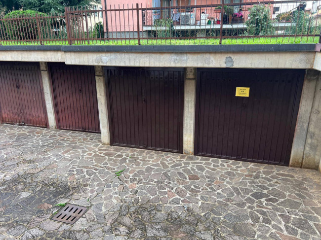 Garage/Box/Posto auto in affitto a Orio Al Serio (BG)