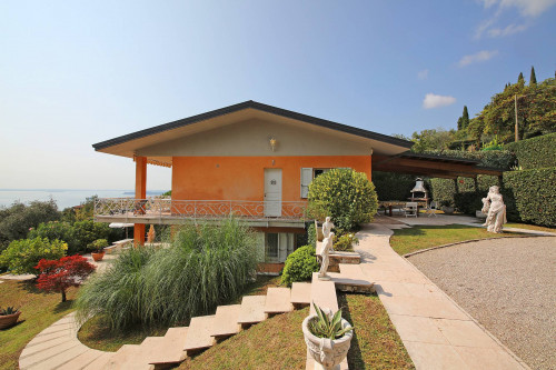 Porzione di villa in vendita a Toscolano-Maderno