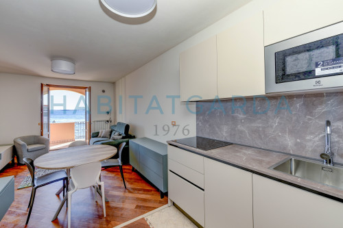 Appartamento con terrazza in vendita a Toscolano-Maderno