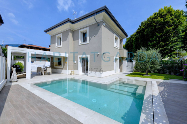 Villa Singola in vendita a Salò