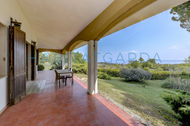 Villa Singola in vendita a Soiano del Lago