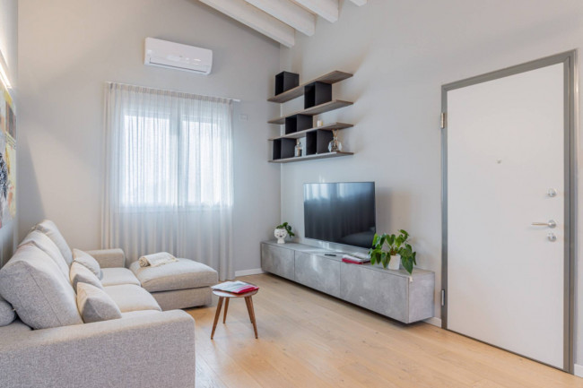 Appartamento con terrazza in vendita a Puegnago sul Garda