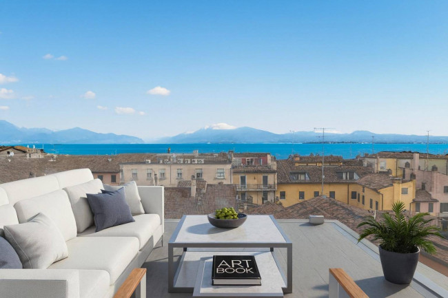 Attico in vendita a Desenzano del Garda