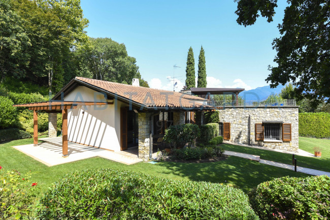 Villa zum kauf in San Felice del Benaco