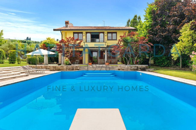 Villa Singola in vendita a Manerba del Garda
