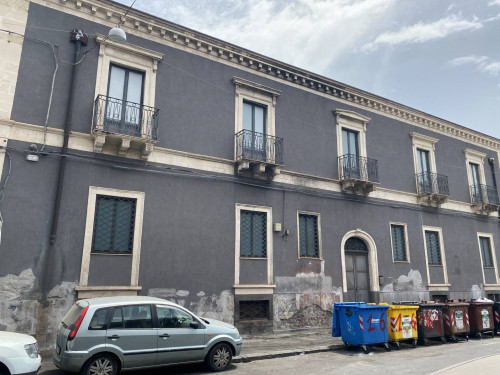 Intero stabile commerciale in vendita a Catania (CT)