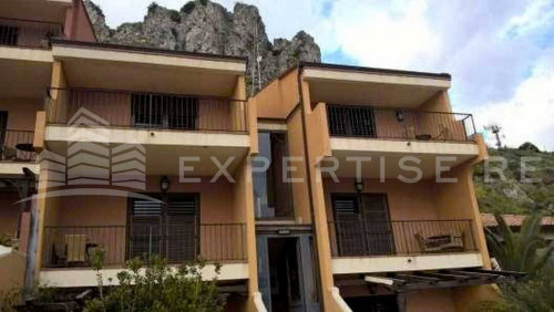 Appartamento in vendita a Sant'Alessio Siculo (ME)