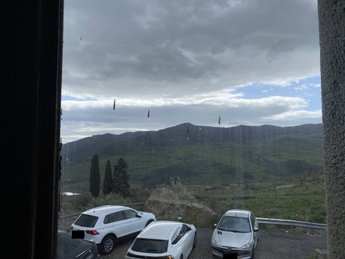 Intero stabile commerciale in vendita a Cesarò (ME)
