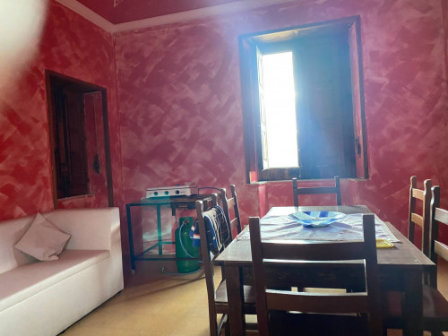 Intero stabile commerciale in vendita a Cesarò (ME)