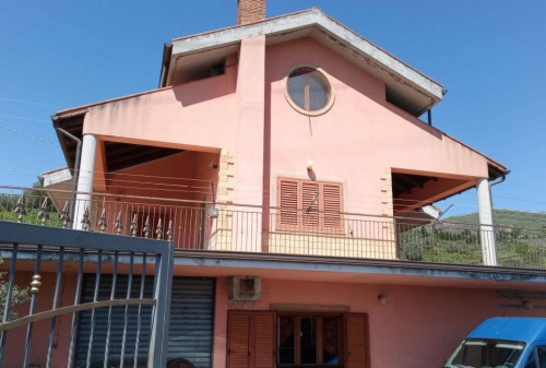 Single House for sale in Troina (EN)