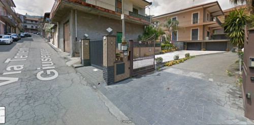 Intero stabile residenziale in vendita a Zafferana Etnea (CT)