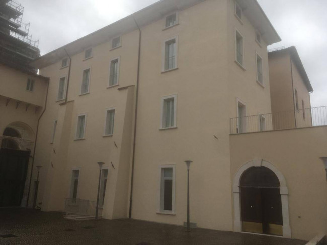Whole building for rent in L'Aquila (AQ)