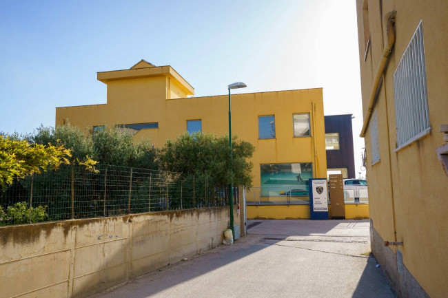 Locale commerciale in affitto a Agrigento (AG)