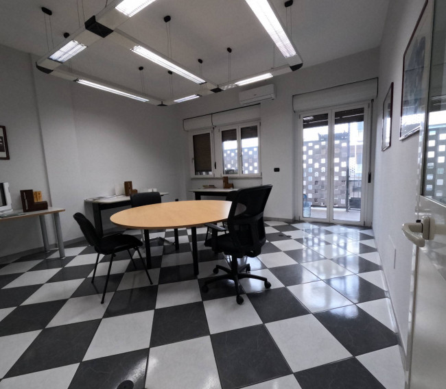 Study/Office for sale in Catania (CT)