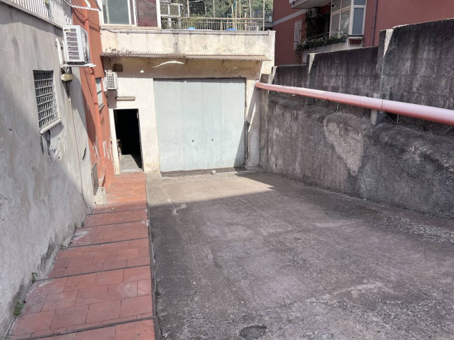 Deposito in vendita a Catania (CT)