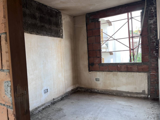 Intero stabile residenziale in vendita a Santa Teresa di Riva (ME)