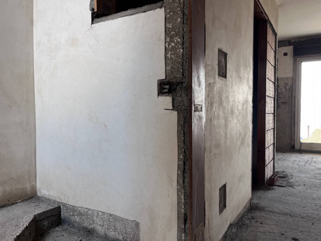 Intero stabile residenziale in vendita a Santa Teresa di Riva (ME)