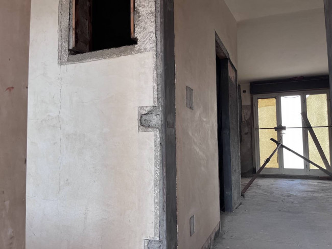 Intero stabile residenziale in vendita a Santa Teresa di Riva (ME)