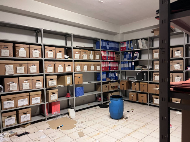 Locale commerciale in vendita a Aci Castello (CT)