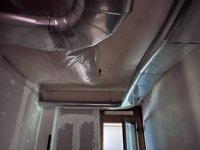 Locale commerciale in vendita a Aci Castello (CT)