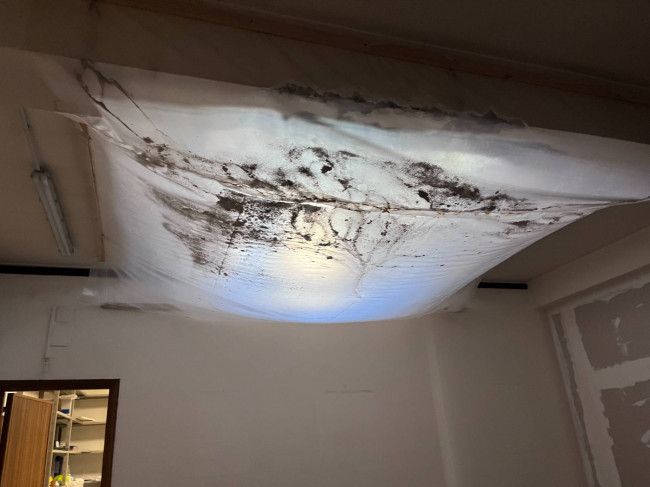 Locale commerciale in vendita a Aci Castello (CT)