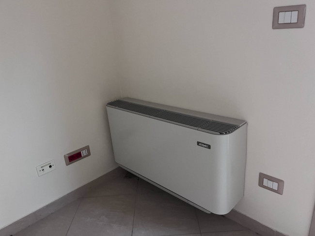 Study/Office for sale in Reggio di Calabria (RC)