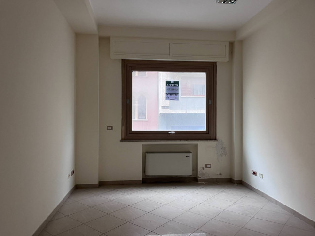 Study/Office for sale in Reggio di Calabria (RC)