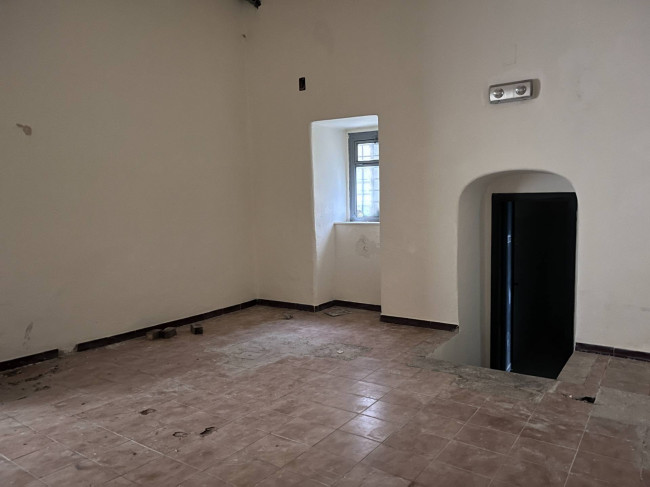 Commercial Property for sale in Montalbano Elicona (ME)