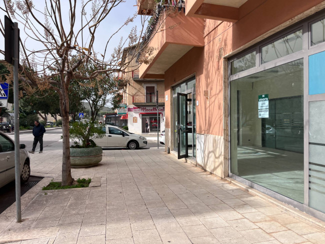 Locale commerciale in vendita a Pollina (PA)