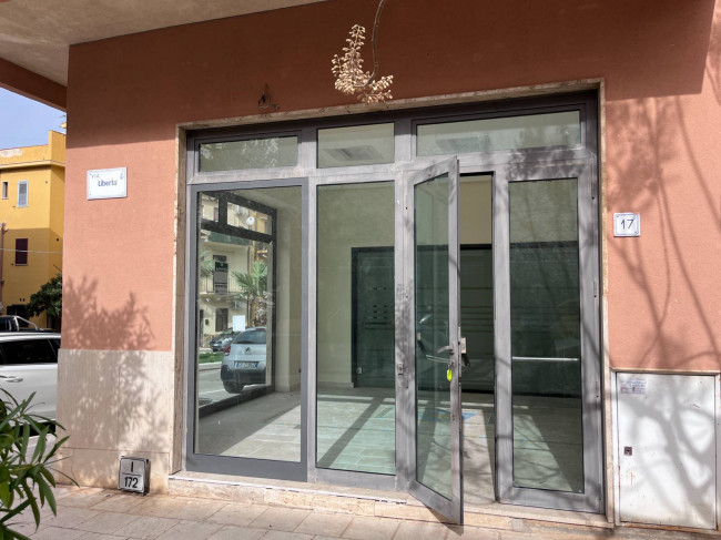 Locale commerciale in vendita a Pollina (PA)