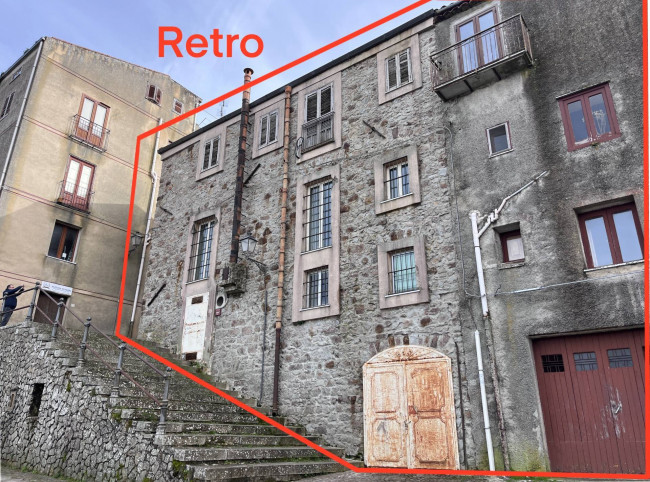 Whole building for sale in San Mauro Castelverde (PA)
