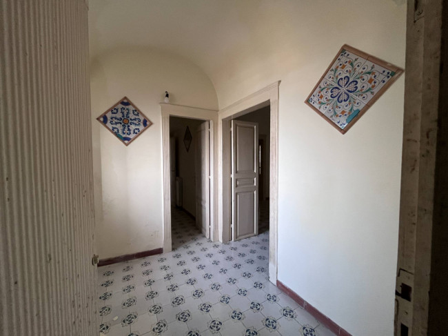 Whole building for sale in San Mauro Castelverde (PA)