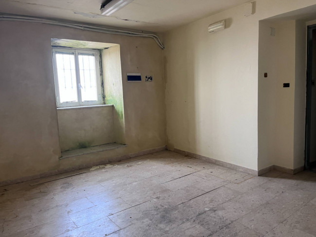 Whole building for sale in San Mauro Castelverde (PA)