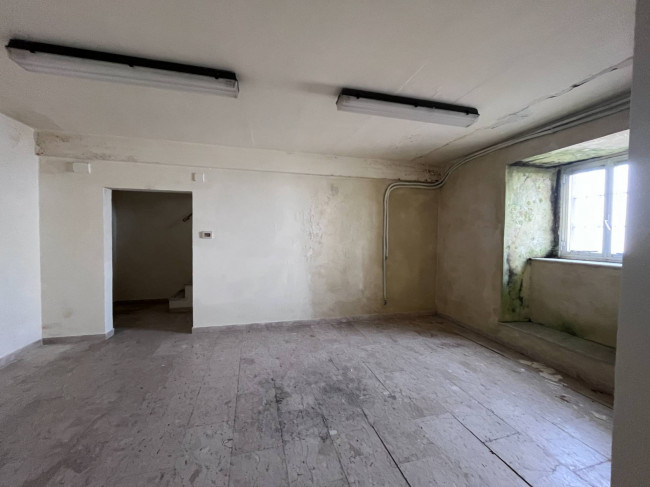 Whole building for sale in San Mauro Castelverde (PA)