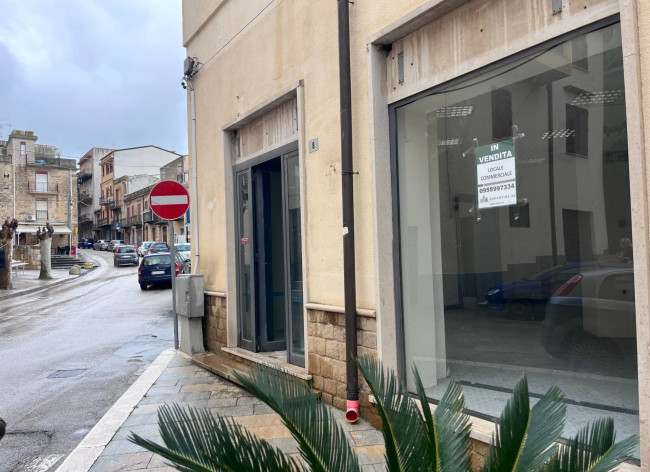 Commercial Property for sale in Montemaggiore Belsito (PA)