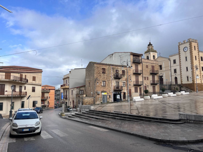 Commercial Property for sale in Montemaggiore Belsito (PA)