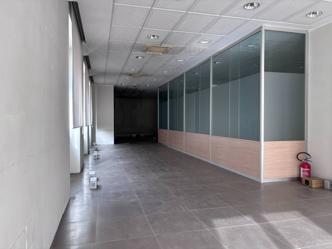 Commercial Property for sale in Cermenate (CO)