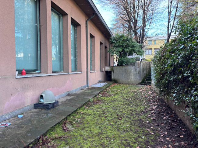 Commercial Property for sale in Cermenate (CO)