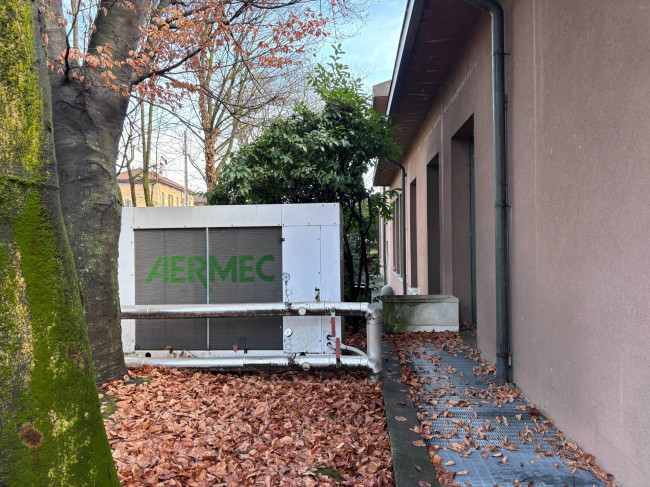 Commercial Property for sale in Cermenate (CO)