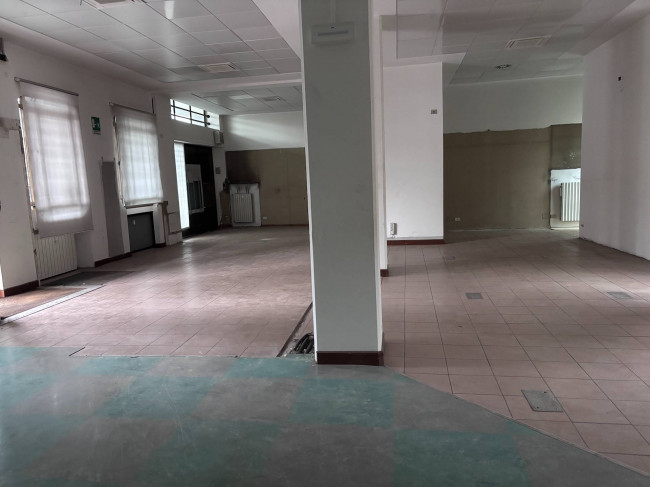 Commercial Property for sale in Cabiate (CO)