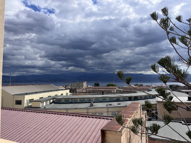 Fixed income for sale in Messina (ME)