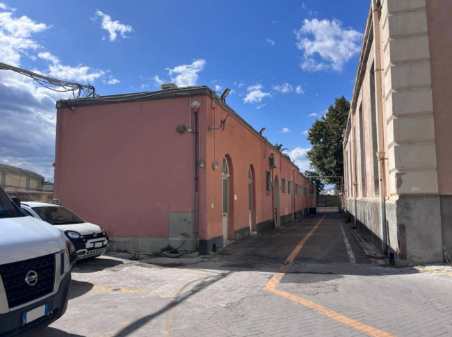 Fixed income for sale in Messina (ME)