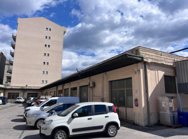 Fixed income for sale in Messina (ME)