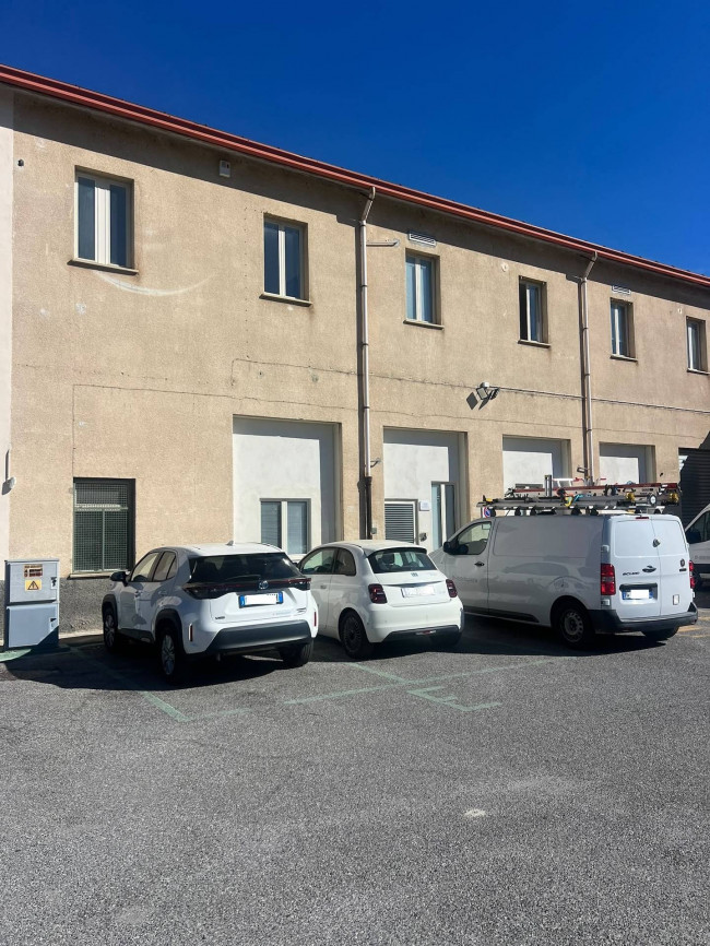 Industriali a reddito in vendita a Acri (CS)