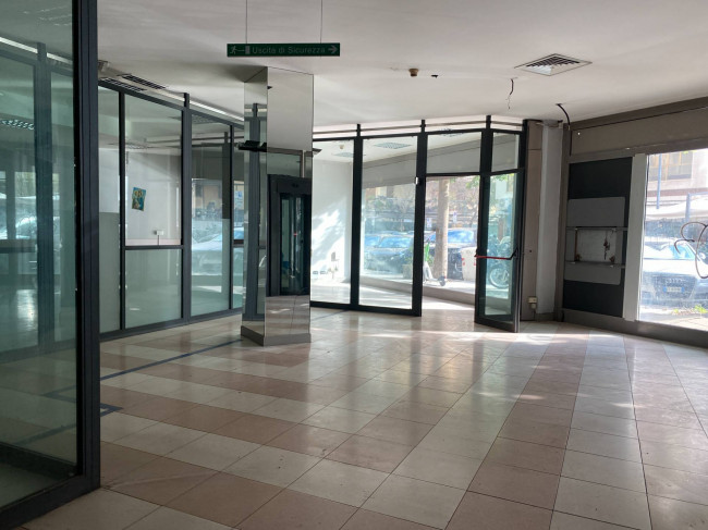 Locale commerciale in affitto a Palermo (PA)