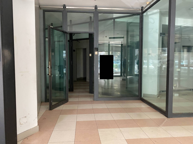 Locale commerciale in affitto a Palermo (PA)