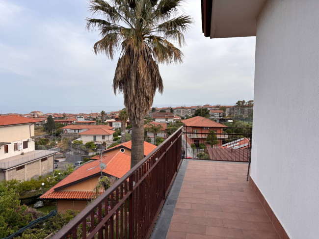 Intero stabile residenziale in vendita a Mascalucia (CT)