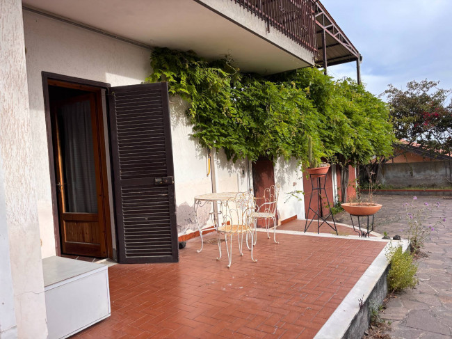 Intero stabile residenziale in vendita a Mascalucia (CT)