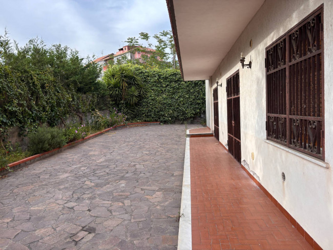 Intero stabile residenziale in vendita a Mascalucia (CT)